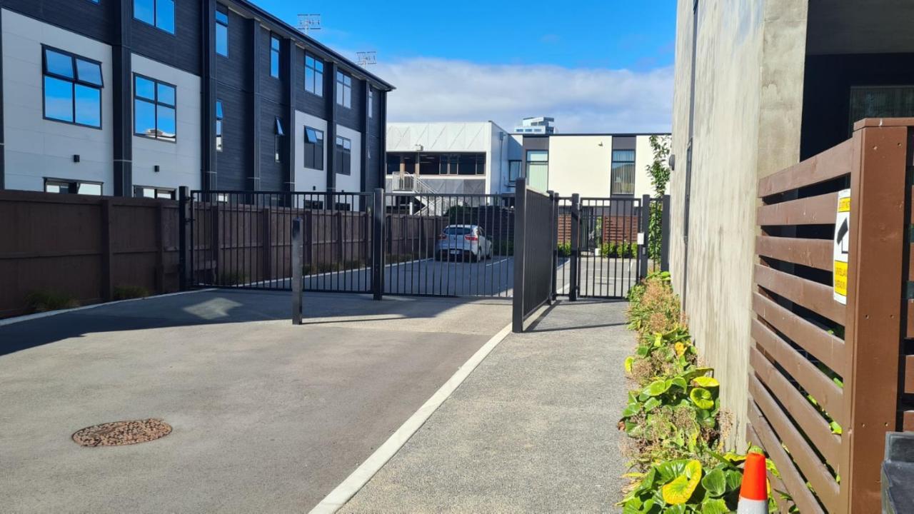 1 Bedroom City Base With Free Car Park Christchurch Exteriör bild