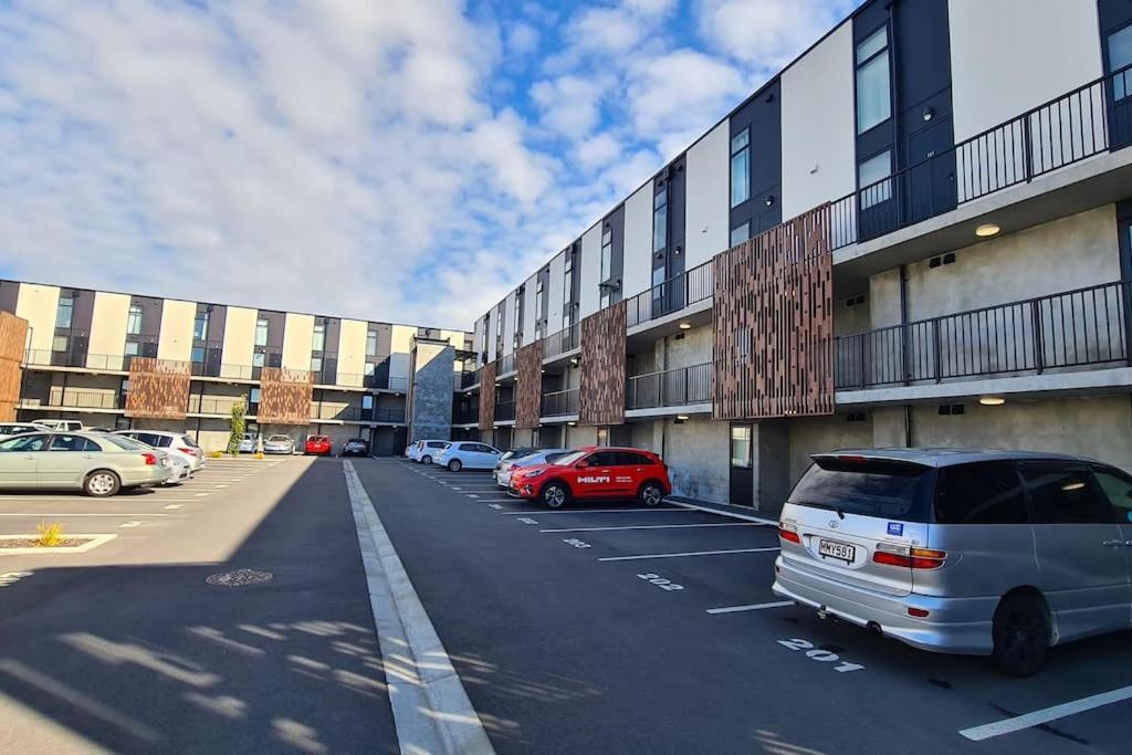 1 Bedroom City Base With Free Car Park Christchurch Exteriör bild