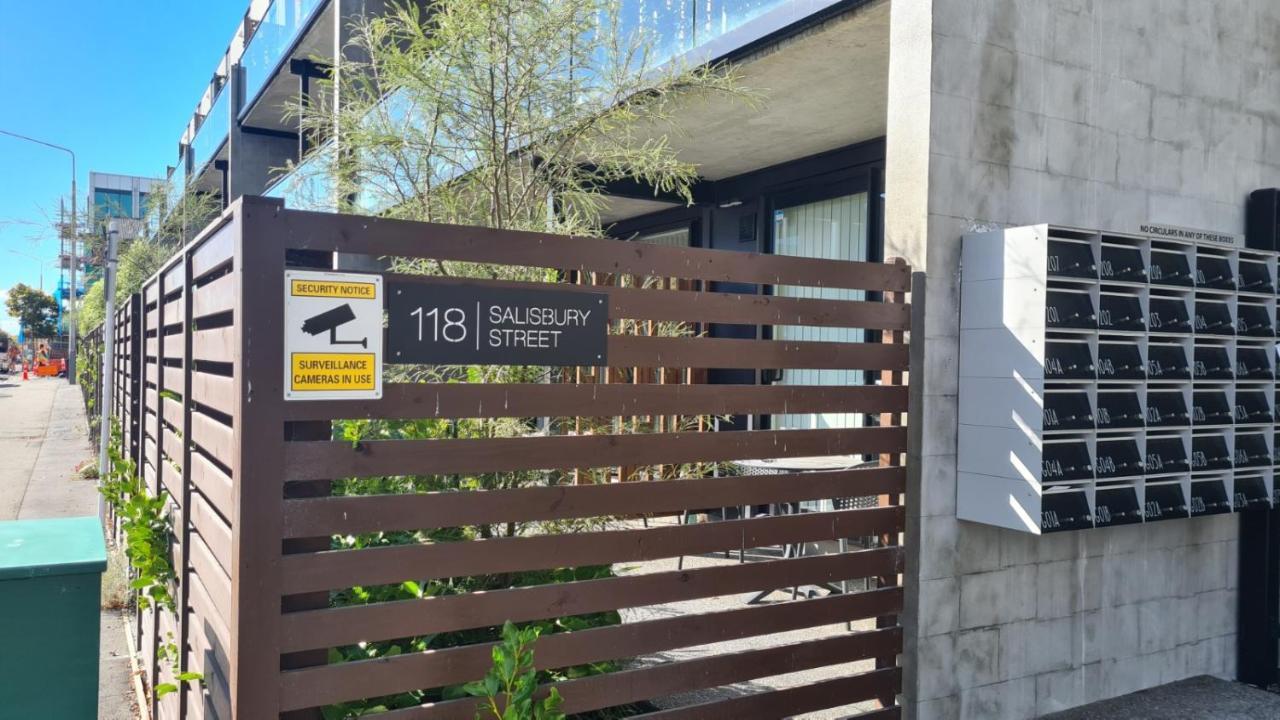 1 Bedroom City Base With Free Car Park Christchurch Exteriör bild